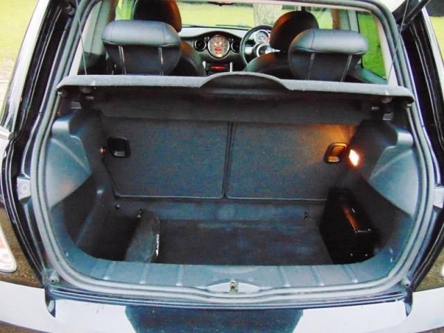 2004 MINI HATCH 1.6 COOPER S 3d image 9