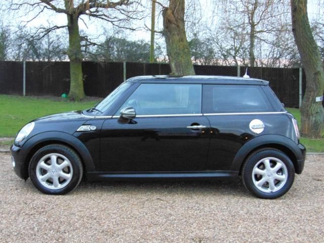 2010 MINI HATCH 1.4 ONE 3d image 3