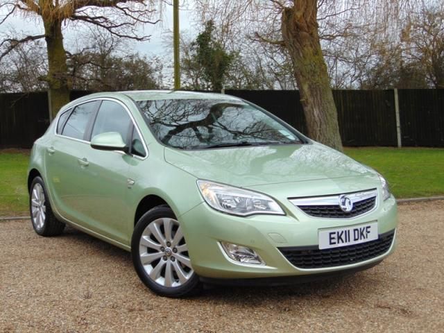 2011 VAUXHALL ASTRA 1.6 SE 5d image 1