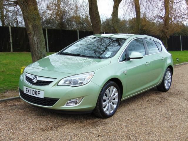 2011 VAUXHALL ASTRA 1.6 SE 5d image 2