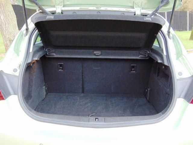 2011 VAUXHALL ASTRA 1.6 SE 5d image 8