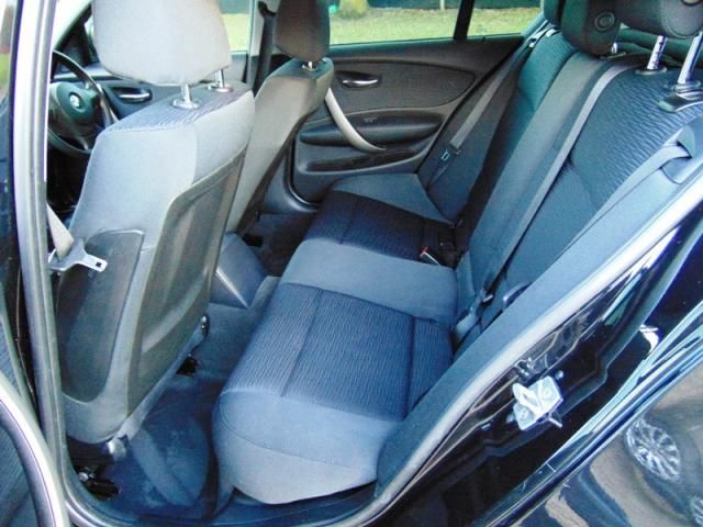 2011 BMW 1 SERIES 2.0 116D ES 5d image 6