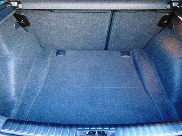 2011 BMW 1 SERIES 2.0 116D ES 5d image 8