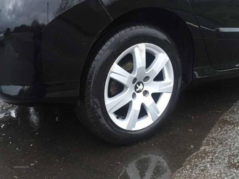 2013 Peugeot 308 HDI image 5