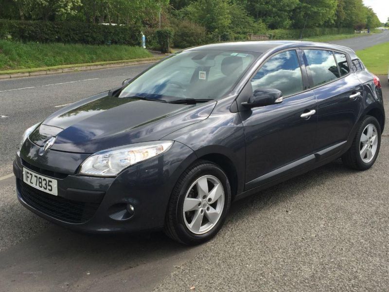 2011 Renault Megane TOM TOM 1.6VVT image 1