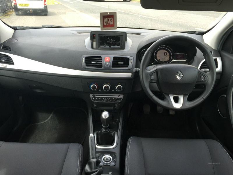 2011 Renault Megane TOM TOM 1.6VVT image 5