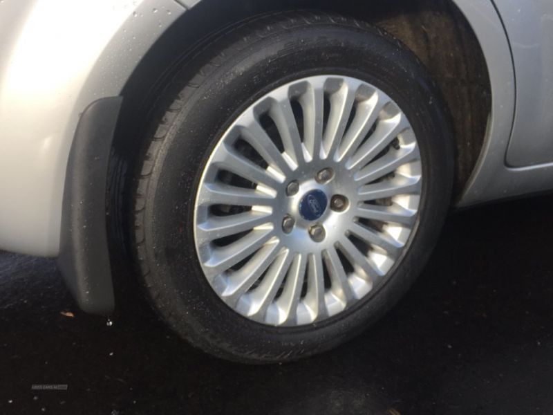 2008 Ford Focus TITANIUM TD image 5