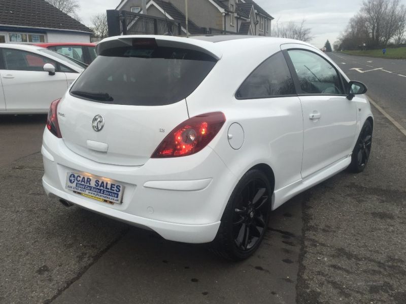 2011 Vauxhall Corsa LIMITED EDITION image 4