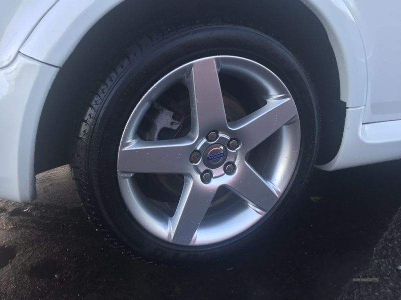 2010 Volvo C30 R-DESIGN image 5