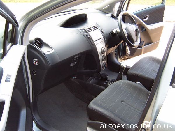 2007 TOYOTA YARIS 1.3 VVT-i TR image 7