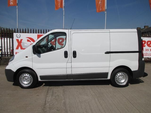 2007 VAUXHALL VIVARO 2.0 SWB SHR 5d image 3