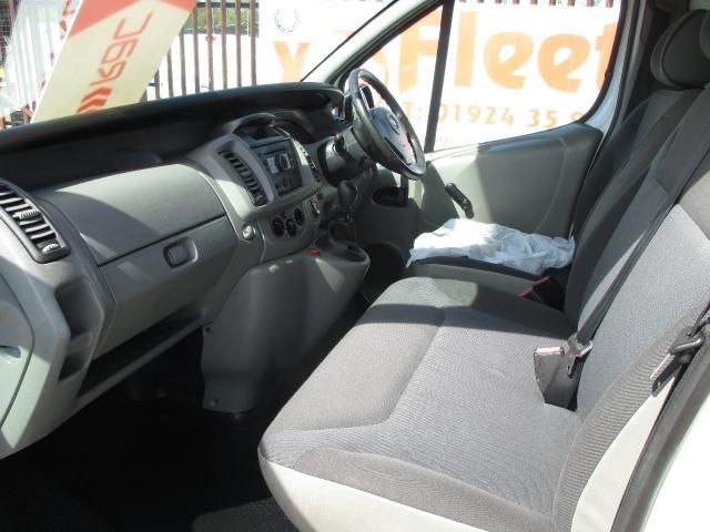 2007 VAUXHALL VIVARO 2.0 SWB SHR 5d image 7