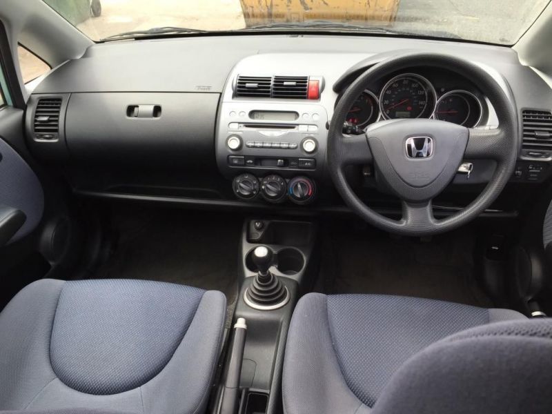 2004 Honda jazz image 4