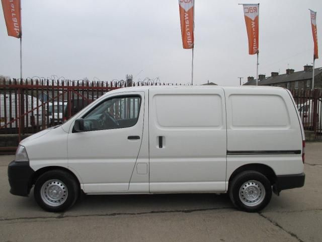 2007 TOYOTA HI-ACE 2.5 SWB 5d image 3