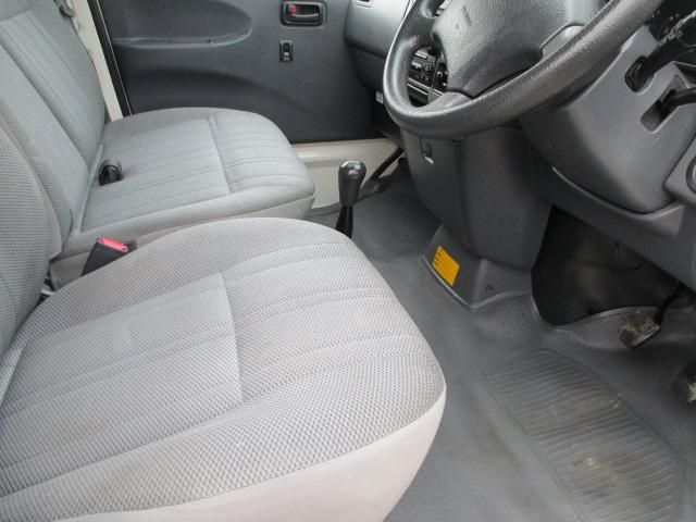 2007 TOYOTA HI-ACE 2.5 SWB 5d image 5