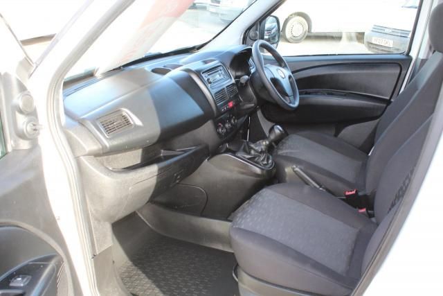 2012 VAUXHALL COMBO VAN 1.2 CDTI 5d image 6