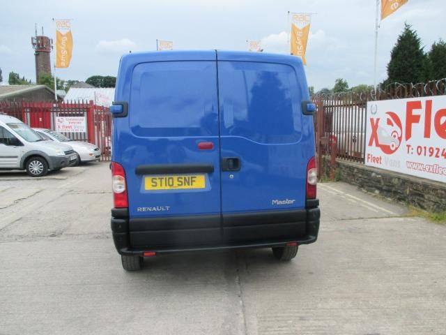 2010 RENAULT MASTER 2.5 SWB 5d image 3