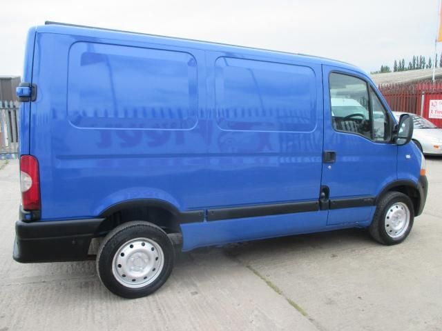2010 RENAULT MASTER 2.5 SWB 5d image 5
