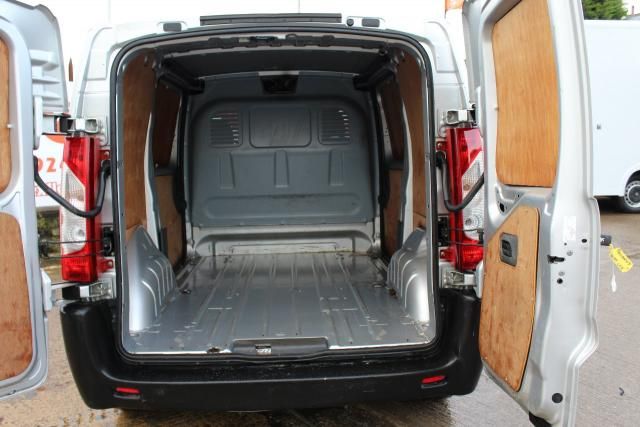 2010 PEUGEOT EXPERT 2.0 HDI SWB 5d image 6