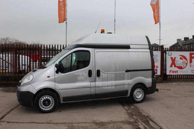 2008 VAUXHALL VIVARO 2.0 CDTI 5d image 1