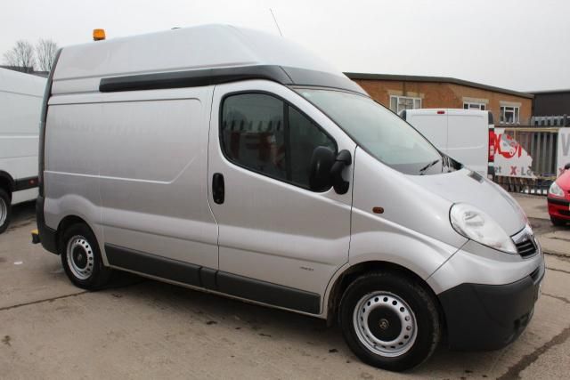 2008 VAUXHALL VIVARO 2.0 CDTI 5d image 2