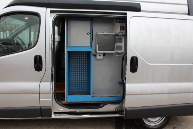 2008 VAUXHALL VIVARO 2.0 CDTI 5d image 3