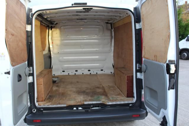 2011 VAUXHALL VIVARO 2.0 CDTI 5d image 7