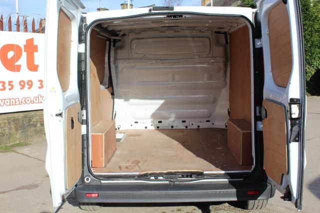 2012 VAUXHALL VIVARO 2.0 CDTI 5d image 5