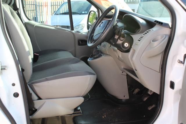 2012 VAUXHALL VIVARO 2.0 CDTI 5d image 6