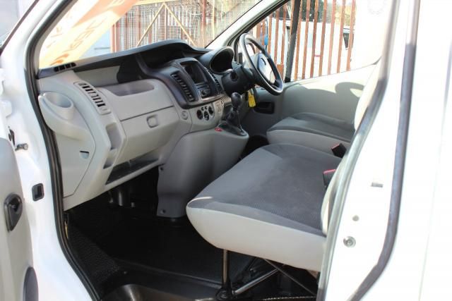 2012 VAUXHALL VIVARO 2.0 CDTI 5d image 7