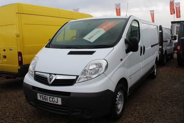 2011 VAUXHALL VIVARO 2.0 CDTI 5d image 1