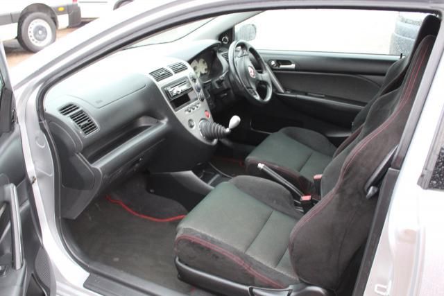 2011 VAUXHALL VIVARO 2.0 CDTI 5d image 3