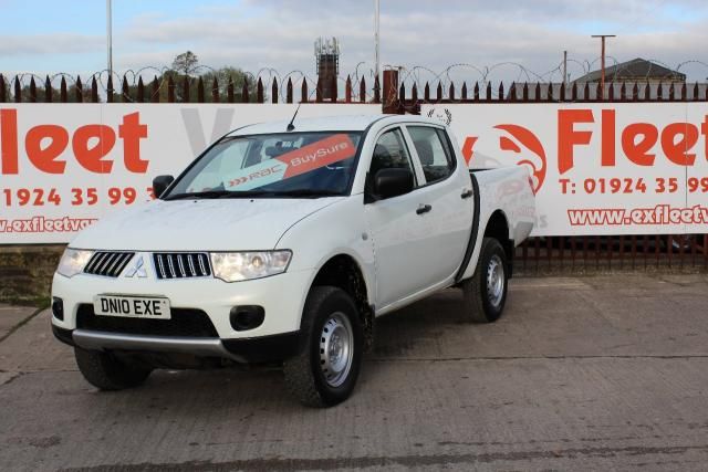 2012 MITSUBISHI L200 2.5 DI-D 4X4 LB DCB 5d image 1
