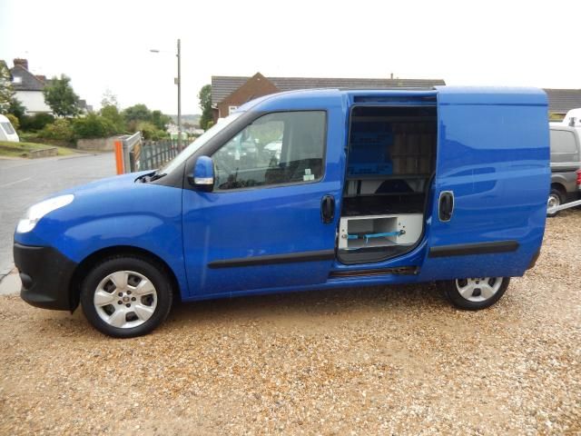2010 FIAT DOBLO 1.2 16V SX MULTIJET image 4