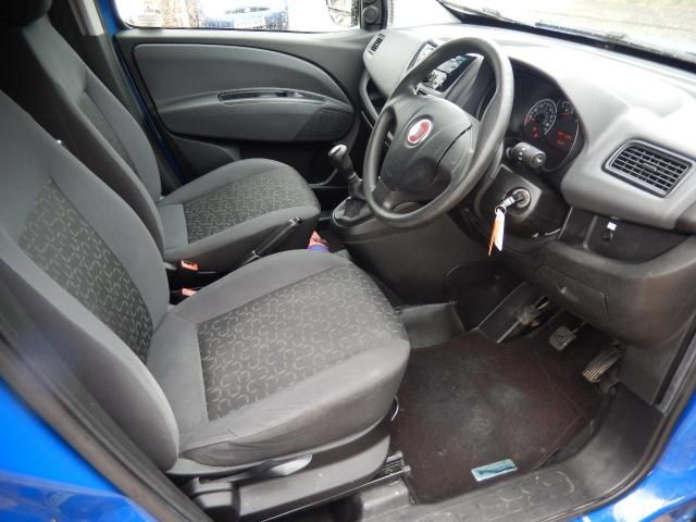 2010 FIAT DOBLO 1.2 16V SX MULTIJET image 9