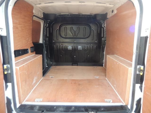 2012 VAUXHALL COMBO VAN 1.2 CDTI image 4