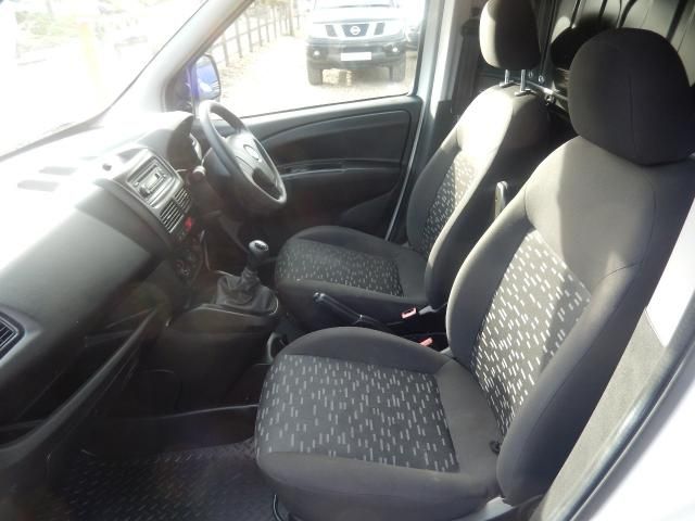 2012 VAUXHALL COMBO VAN 1.2 CDTI image 6