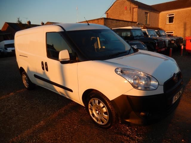 2011 FIAT DOBLO MAXI 1.6 16V SX MULTIJET image 2