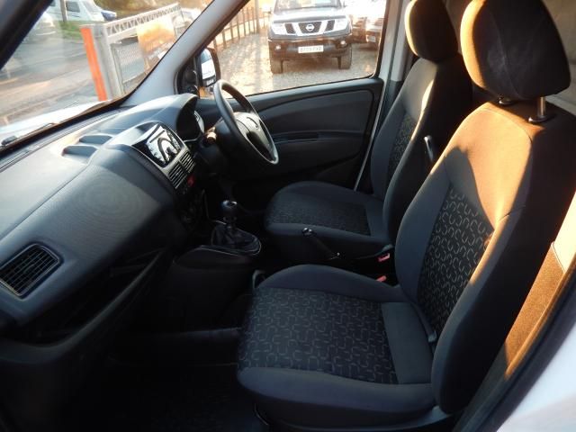 2011 FIAT DOBLO MAXI 1.6 16V SX MULTIJET image 7