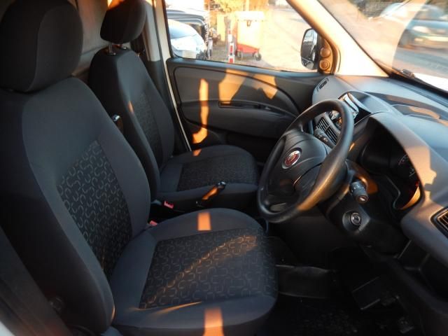 2011 FIAT DOBLO MAXI 1.6 16V SX MULTIJET image 8