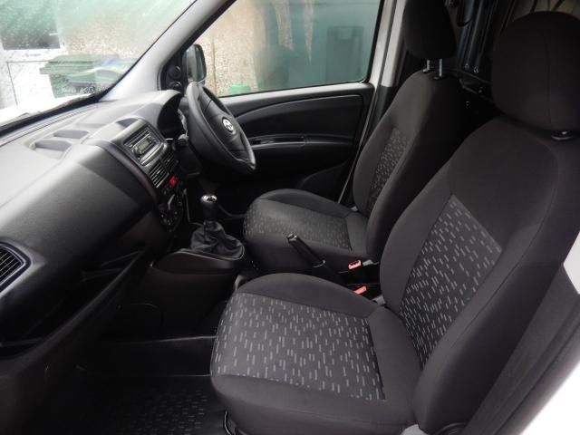 2012 VAUXHALL COMBO VAN 1.2 CDTI image 6