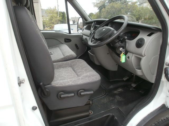 2010 RENAULT MASTER LH35DCi image 8