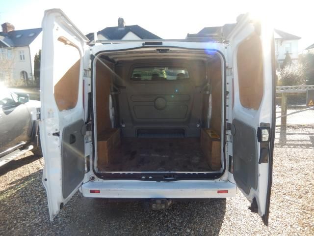 2011 VAUXHALL VIVARO SPORTIVE 2.0CDTI image 4