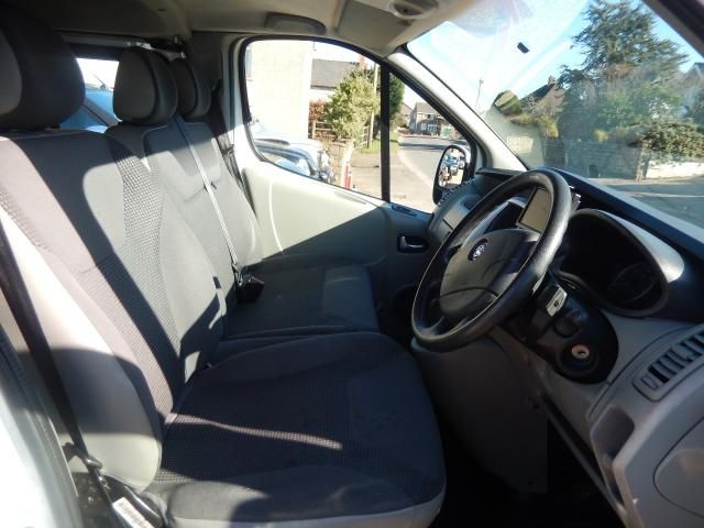 2011 VAUXHALL VIVARO SPORTIVE 2.0CDTI image 7