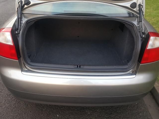 2004 AUDI A4 1.9 TDI SE 130 4d image 5