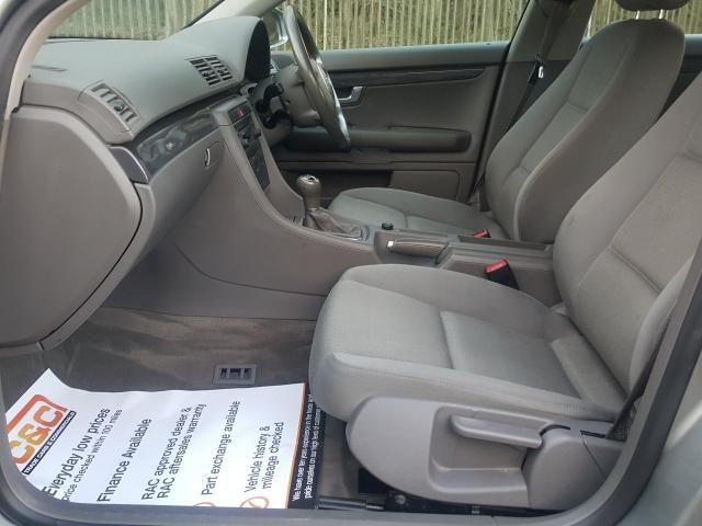 2004 AUDI A4 1.9 TDI SE 130 4d image 7