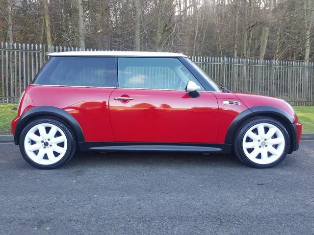 2004 MINI HATCH 1.6 COOPER S 3d image 2