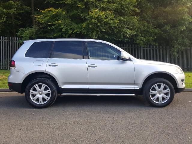 2008 VOLKSWAGEN TOUAREG 2.5 SE 5d image 2