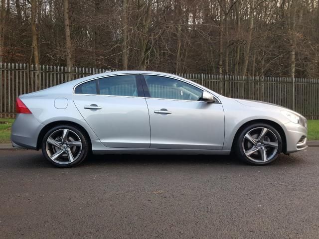 2011 VOLVO S60 1.6 4d image 2
