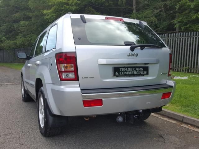 2009 JEEP GRAND CHEROKEE 3.0 V6 5d image 4